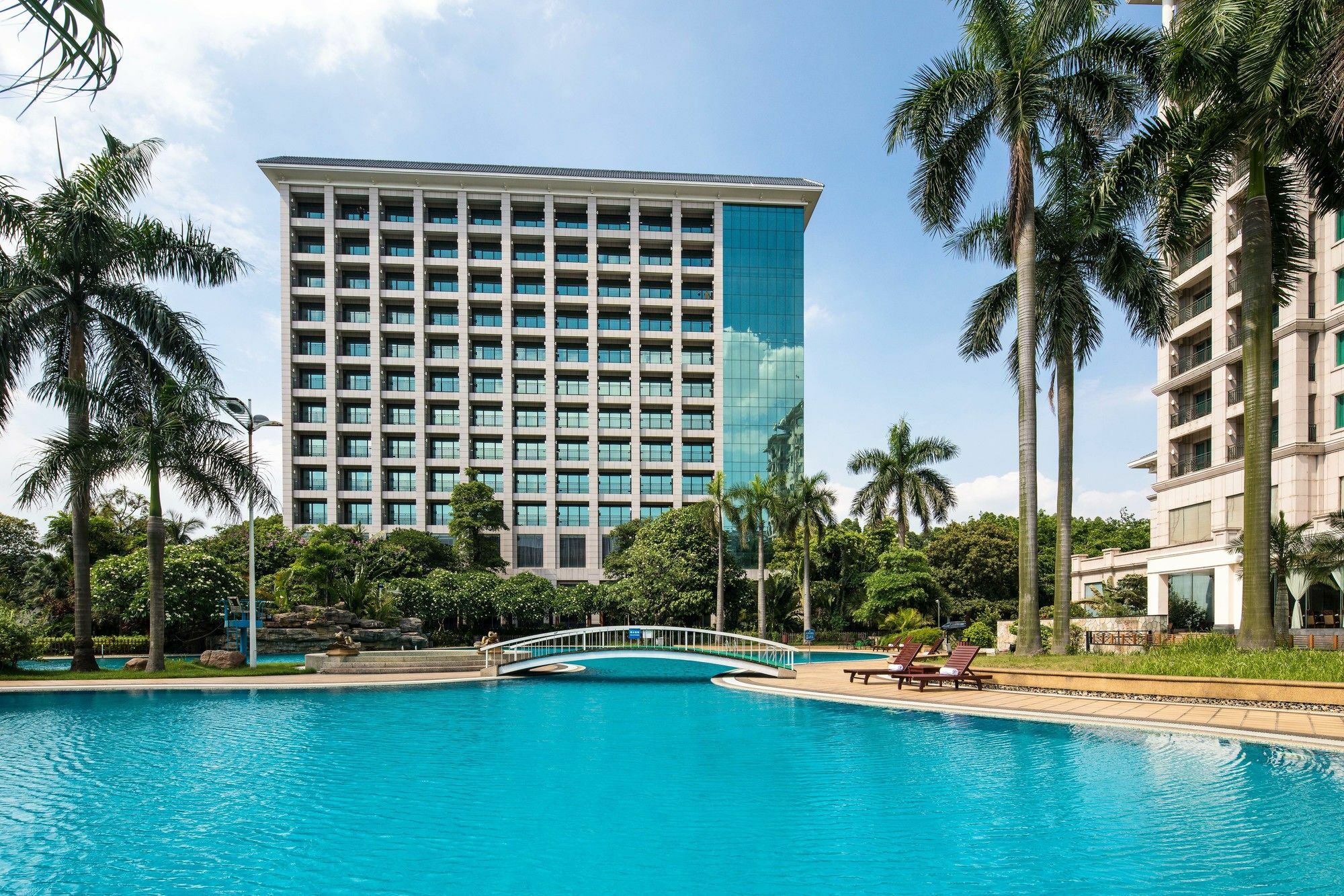 Grand View Hotel Dongguan  Exteriör bild